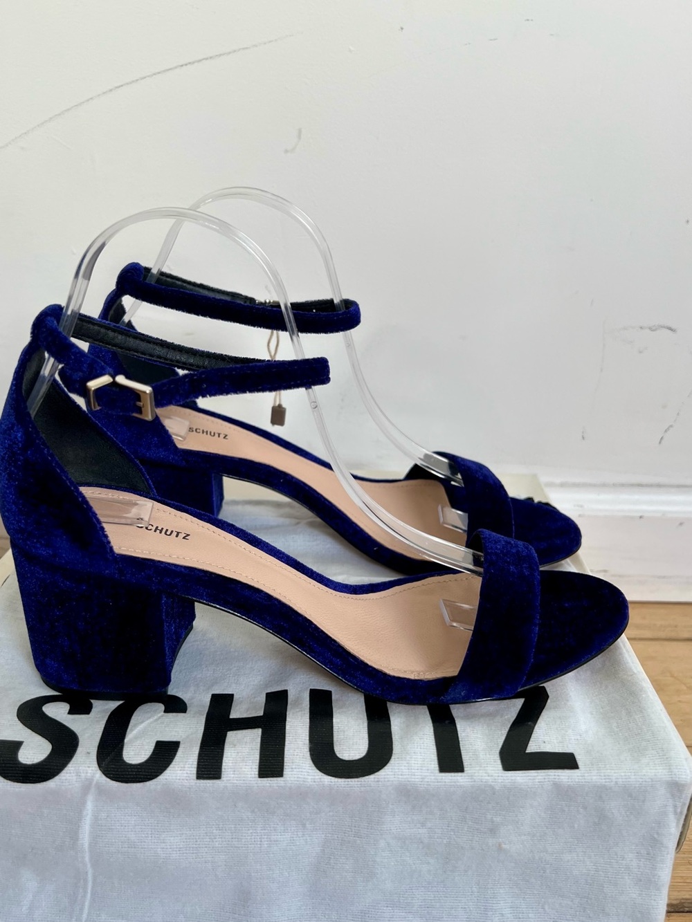 Schutz Blue Velvet Leather Block Heels Ankle Strap Open Toe Sandals Shoes Sz 8.5 - Picture 6 of 9
